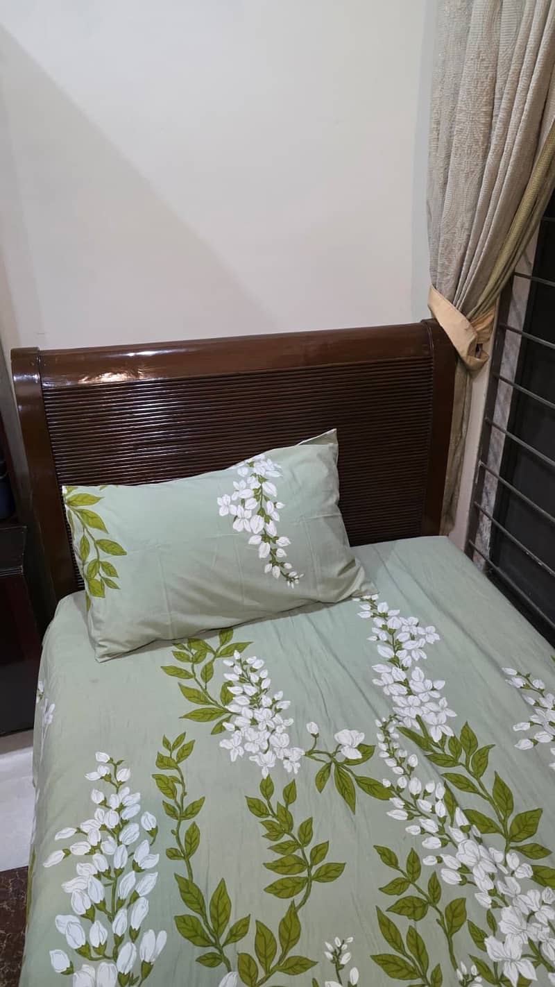 Solid Sheesham Single Pull Out Bed with Mattresses 5