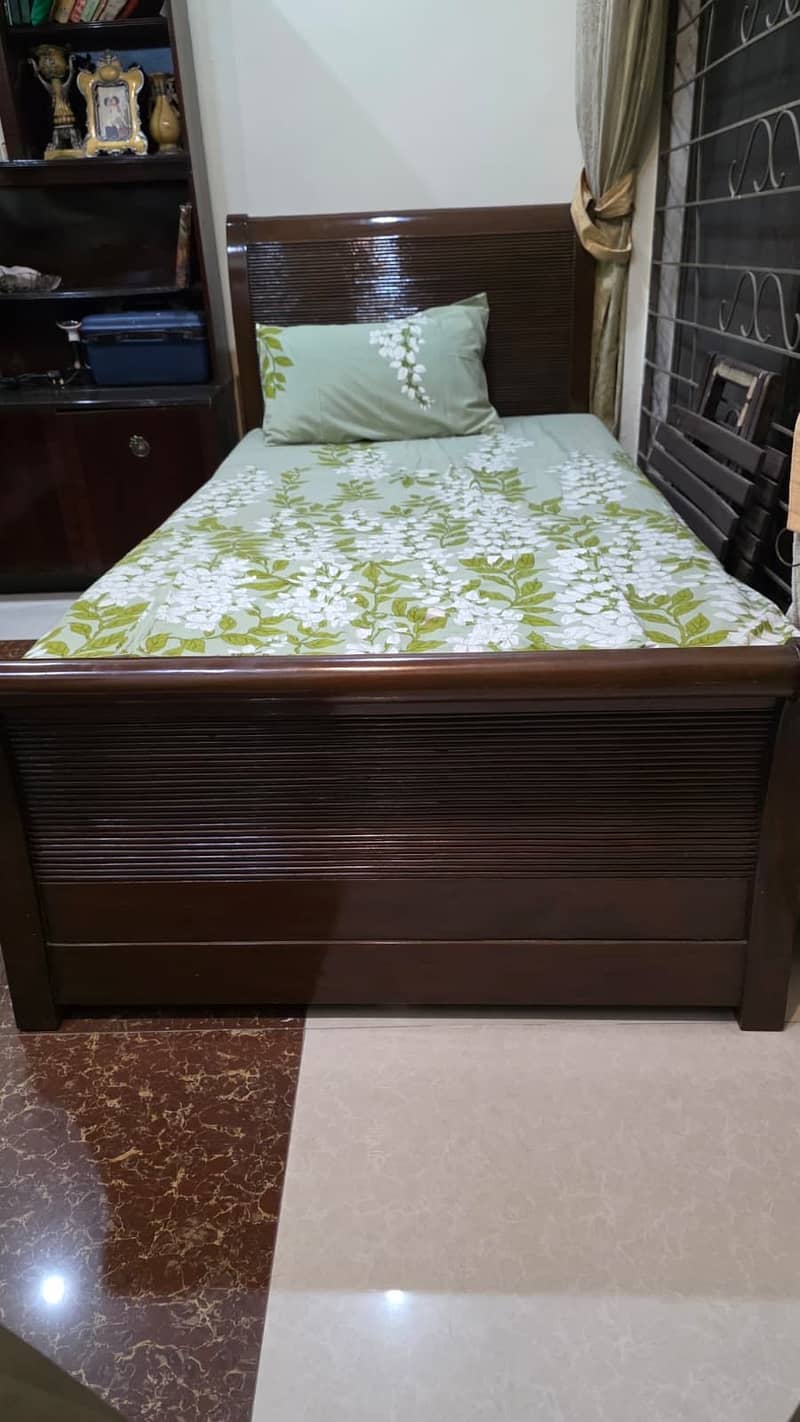 Solid Sheesham Single Pull Out Bed with Mattresses 7