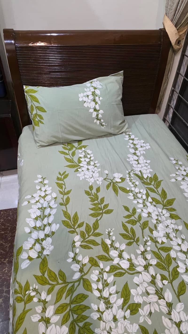 Solid Sheesham Single Pull Out Bed with Mattresses 9