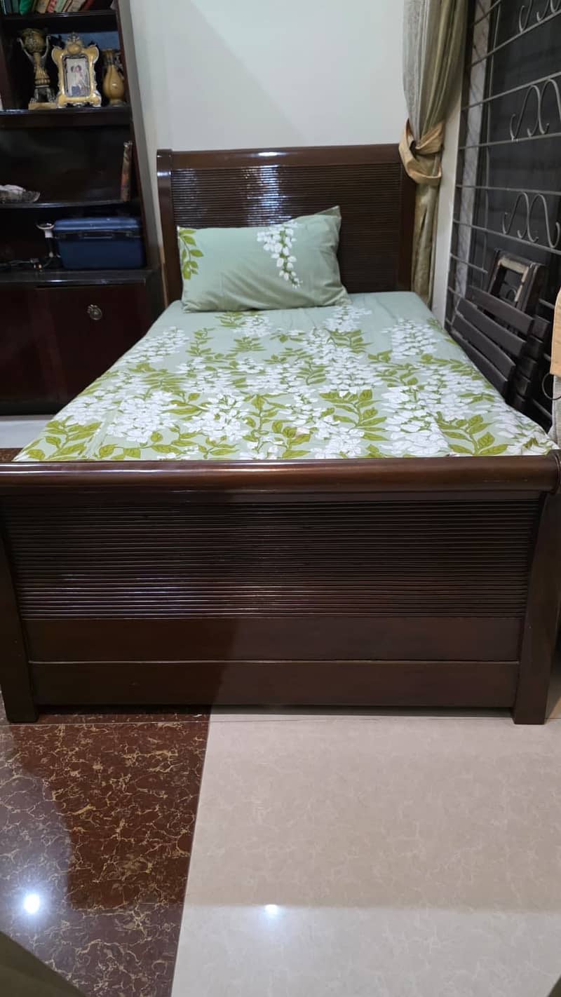 Solid Sheesham Single Pull Out Bed with Mattresses 11