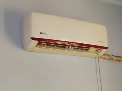 Home Used 3 seasons Dawlance Inverter 1.5 Ton