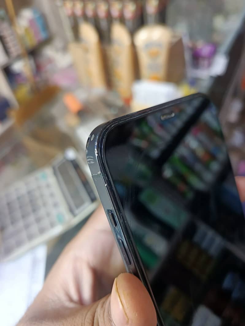 Iphone 12 pro Max 3