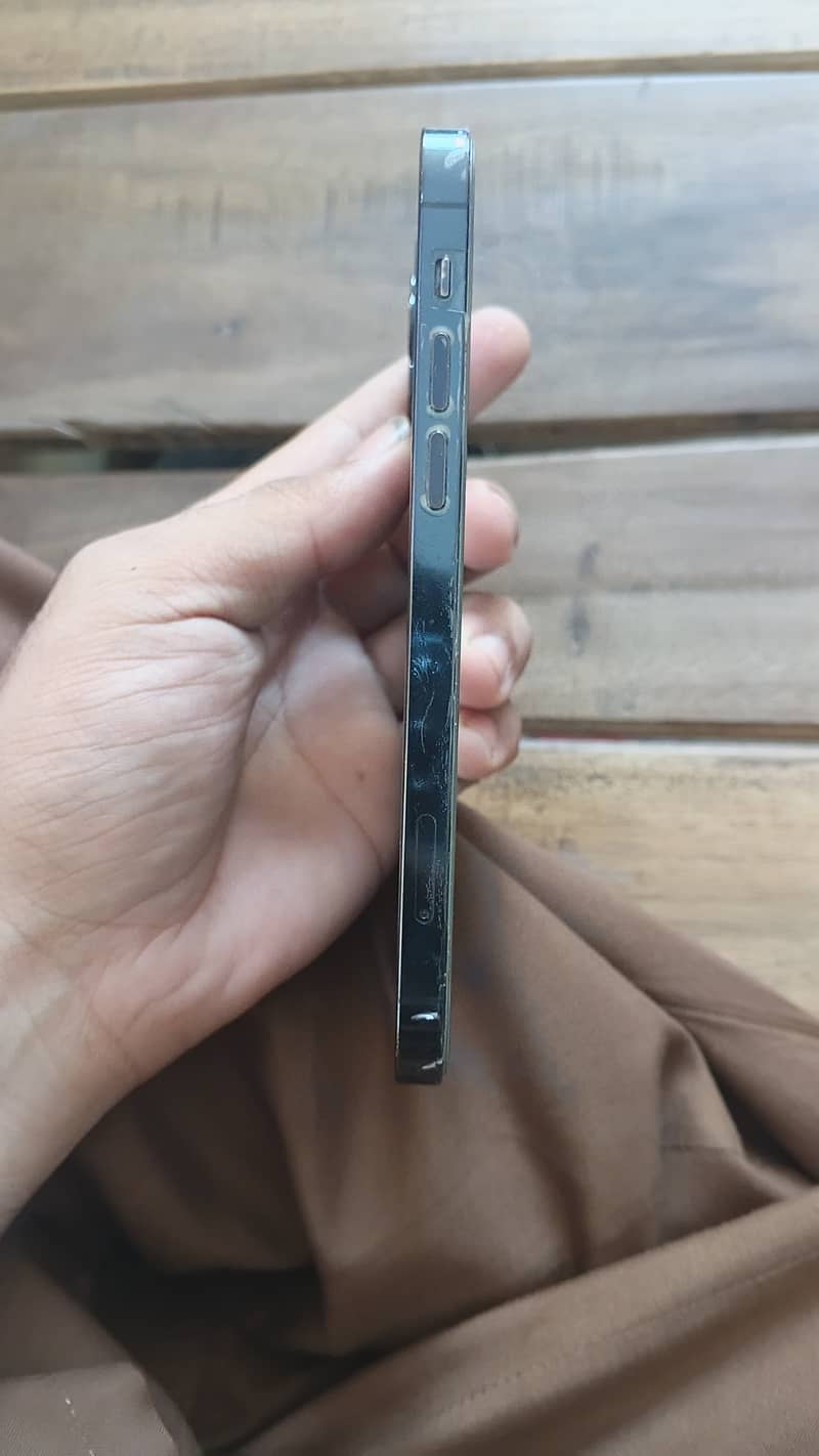 iphon 12 pro 0