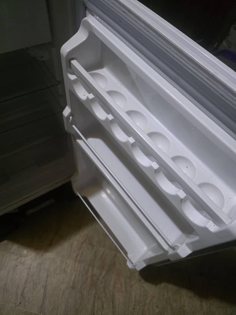 Dawlance Mini Refrigerator 2