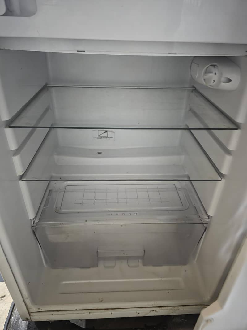 Dawlance Mini Refrigerator 3
