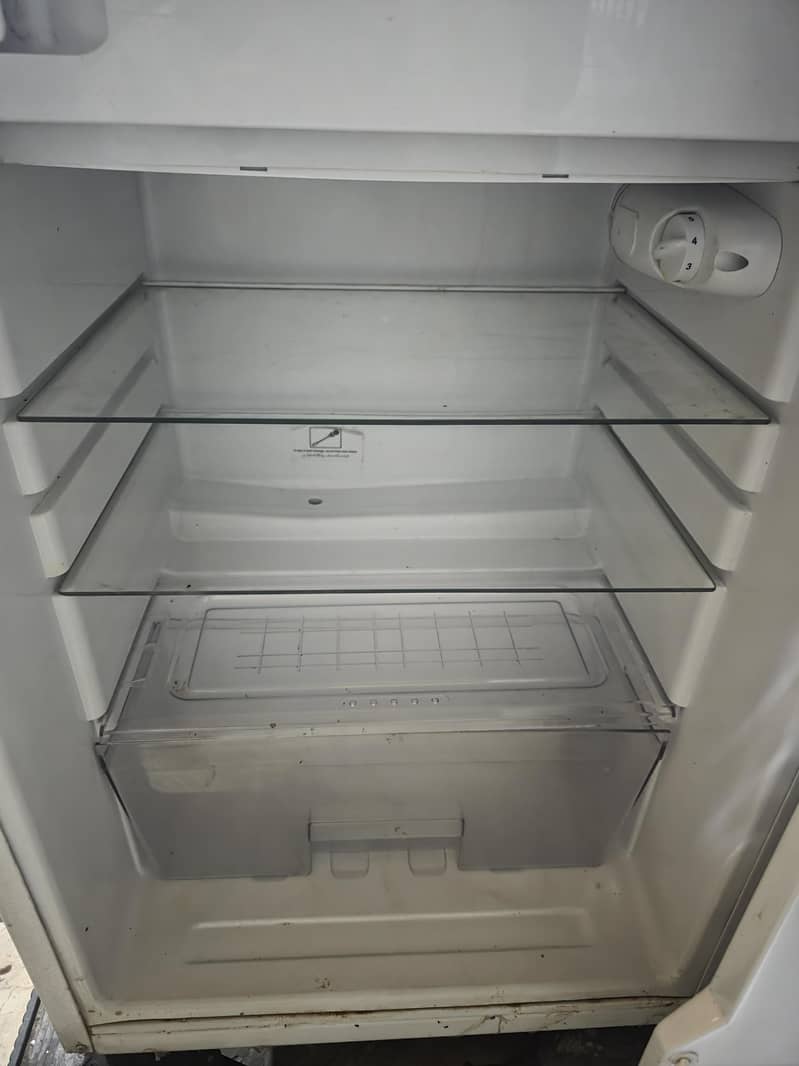 Dawlance Mini Refrigerator 4