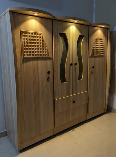 Wooden wardrobe/ almari Excellent condition