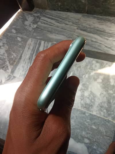 iPhone 11 factory unlock