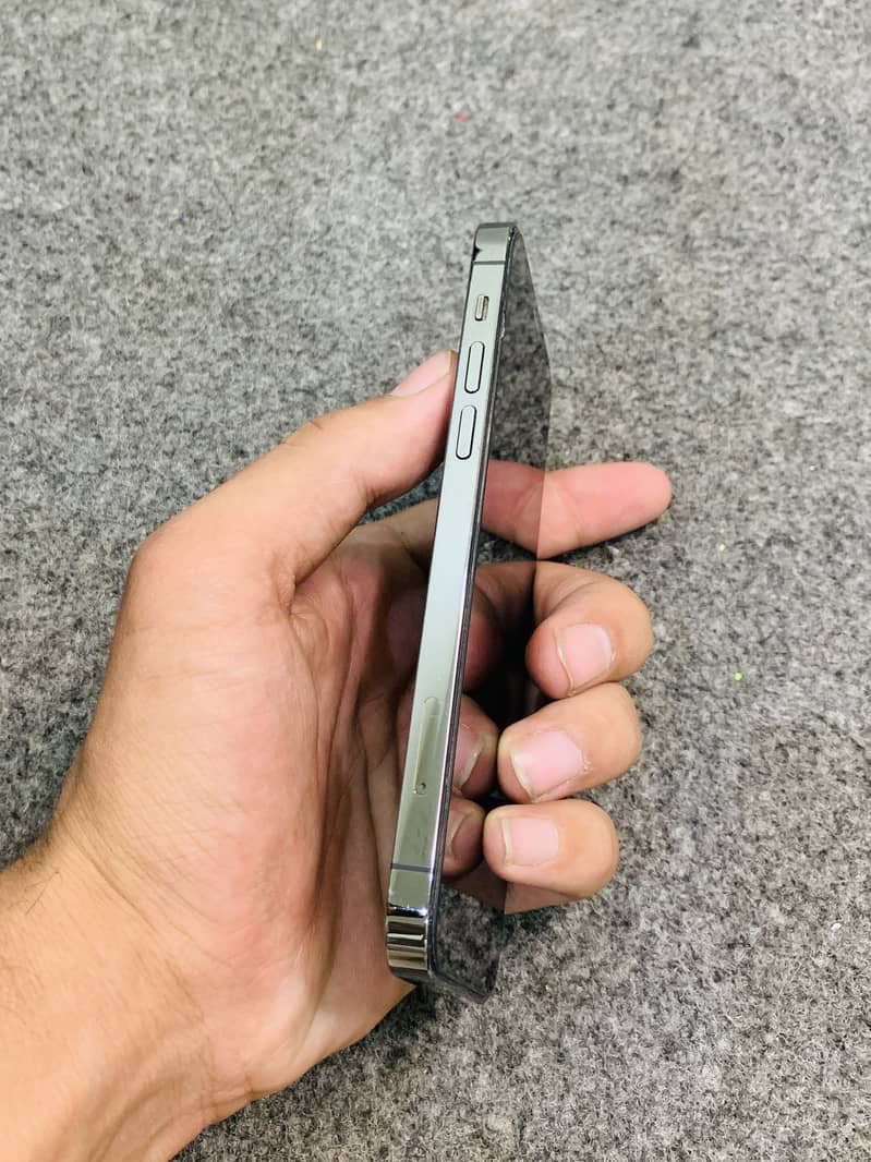 iphone 12 pro 2