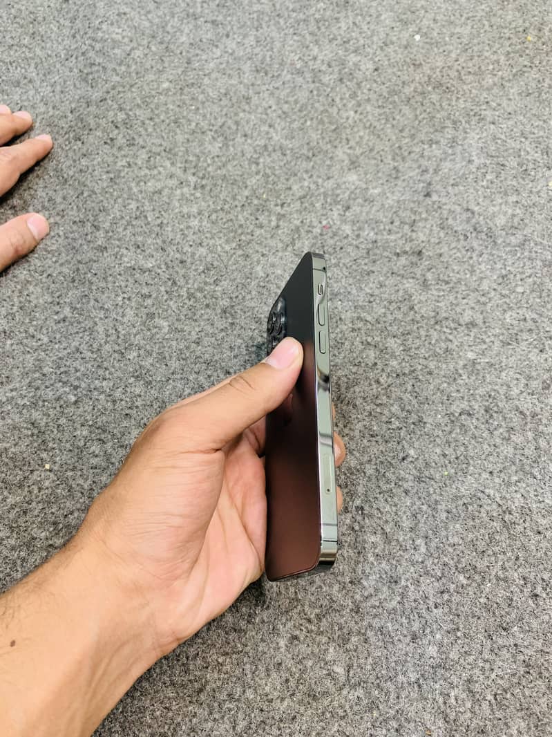iphone 12 pro 4