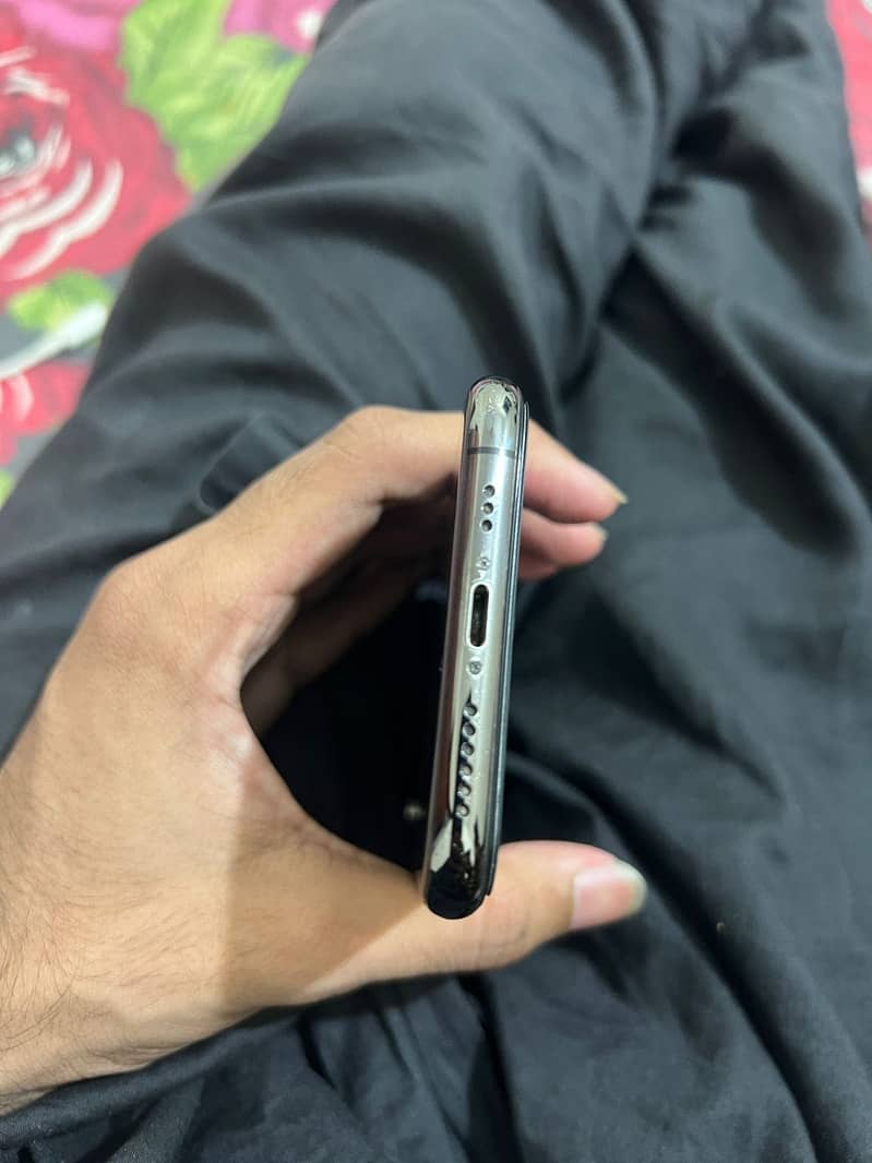 iPhone XS 5