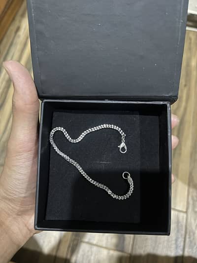 Sleek Bracelet Chain 7.5 Size Urgent Sale !!