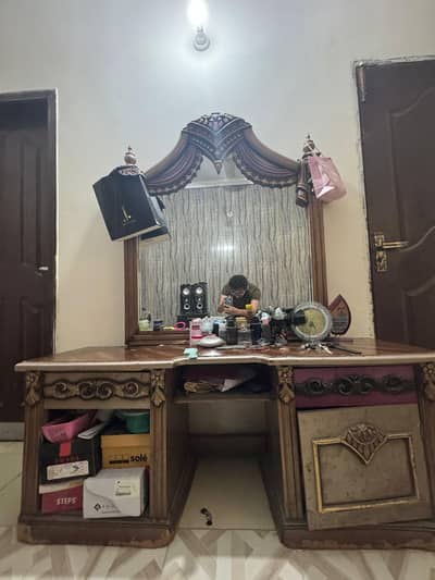 dressing table