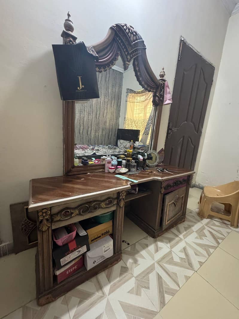 dressing table 2