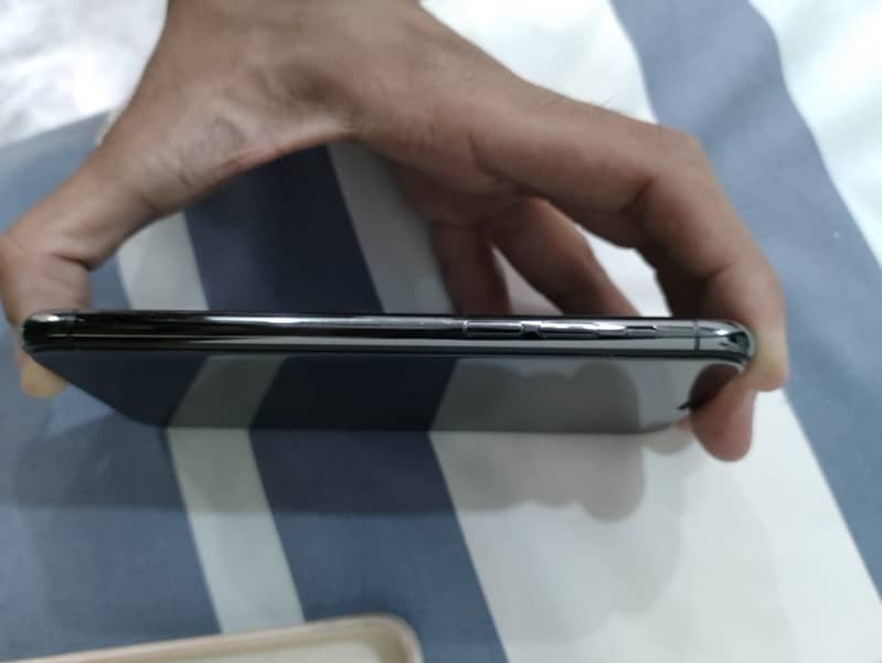iPhone 11 Pro 2