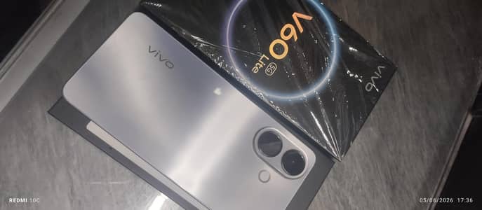 vivo v60light5g 256Gb ابھی وارنٹی پڑی ہے