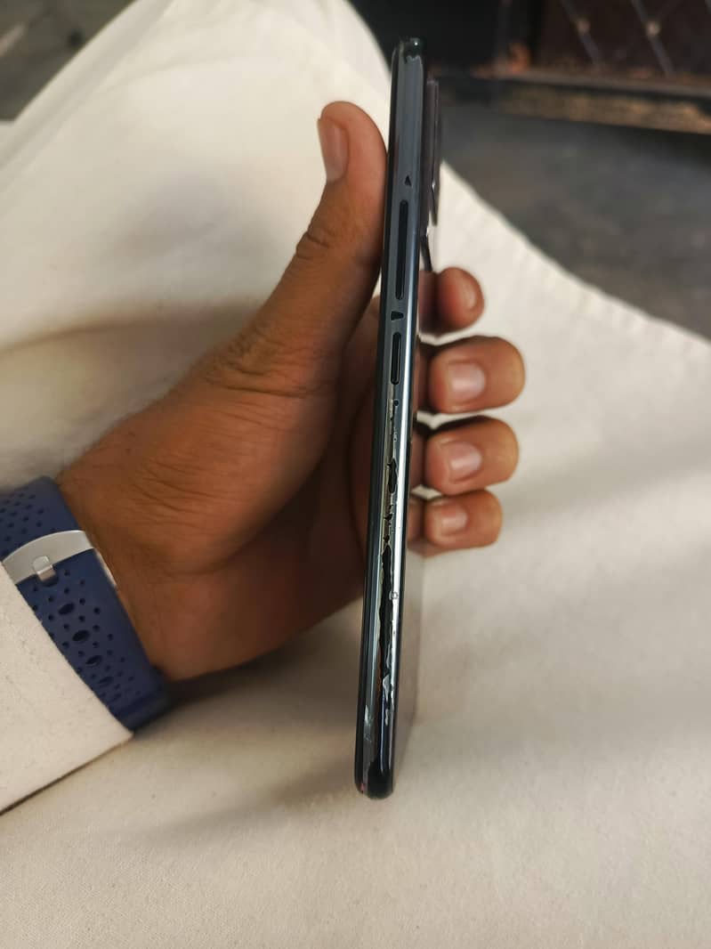 Vivo V21e 4