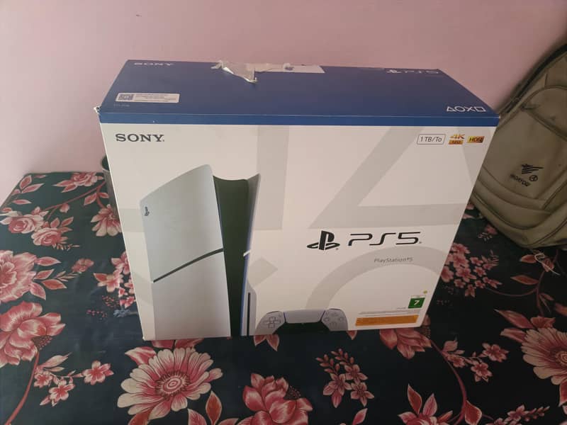 Ps5 slim disc almost brand new 8