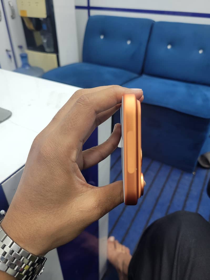 IPHONE 17 PRO MAX 5