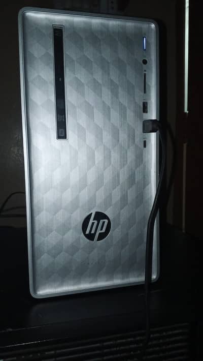 hp pevilion 590 i3 8gen 4gb ram ddr4  1tb hardrive 2gb ddr5 k2000 GPU