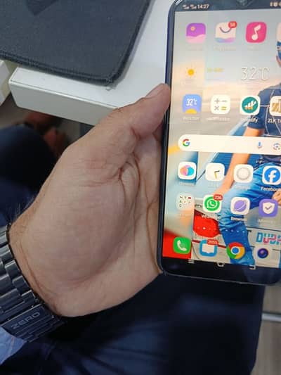 Vivo y15 mobile with box and original charger