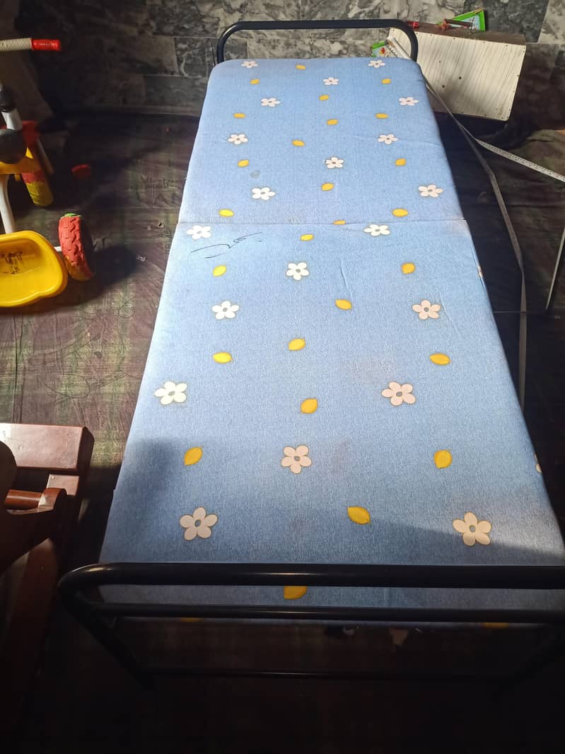 single folding bed 1