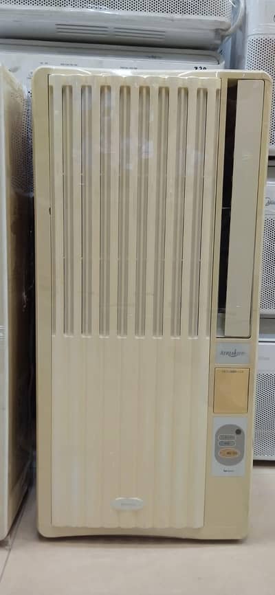 110 & 220 WINDOW SHIP AC JAPANESE BRAND BEST FOR BEDROOM