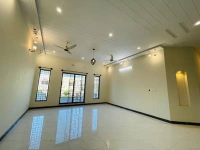 1 Kanal Upper Portion for Rent with Separate Gate