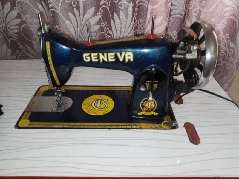 Sewing machine with table stand & machine box 5