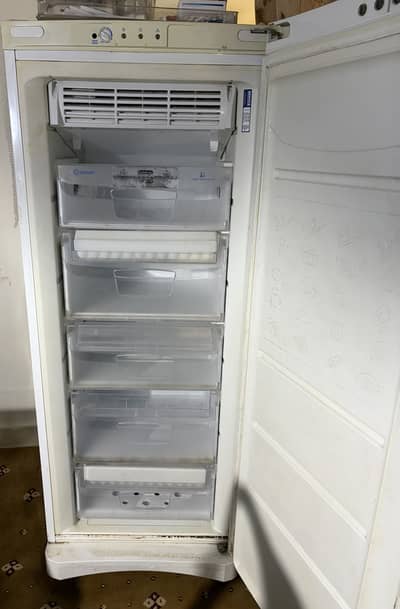 Indiset refrigerator