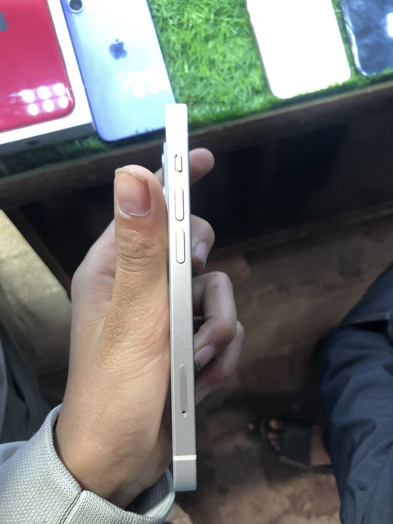 Iphone 12 mini 4