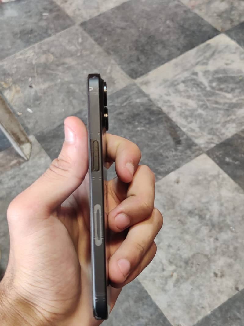 IPHONE 15 3