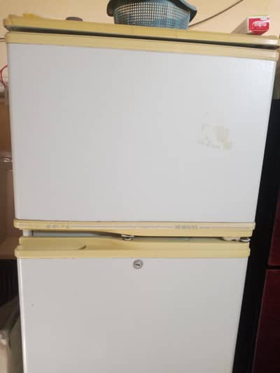 Medium size fridge in working condition