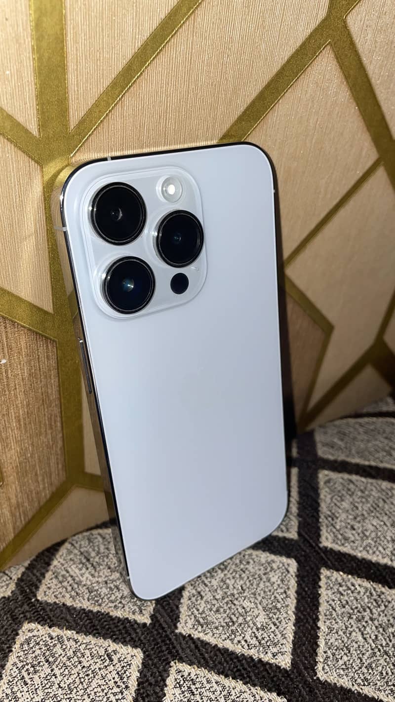 iPhone 14 Pro 0