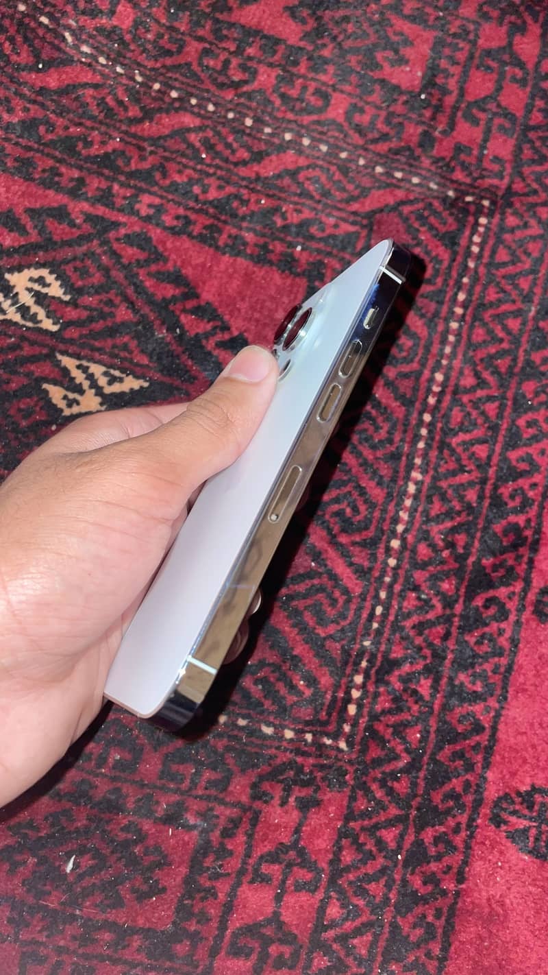iPhone 14 Pro 2