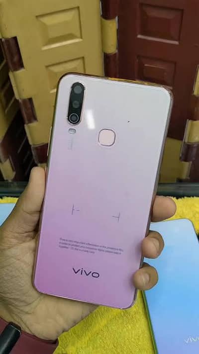 vivo y17 sale urgent.