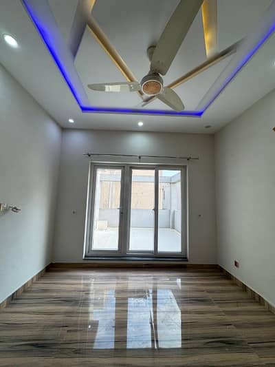 10 Marla Original Picture Upper Portion For Rent Air Avinue Phase 8