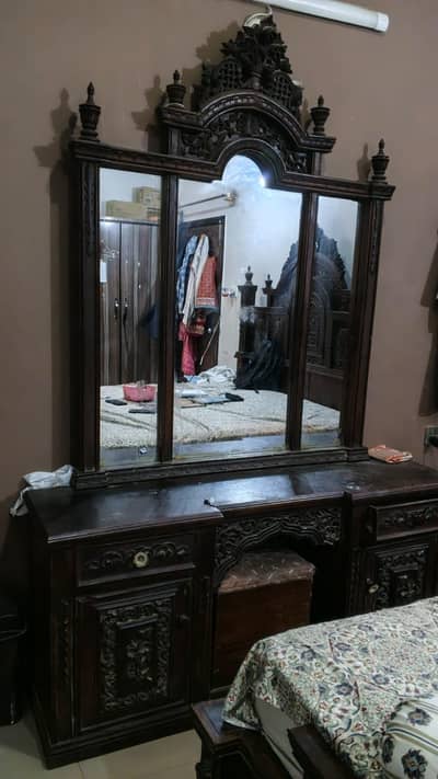 Dressing table And wooden Cobord