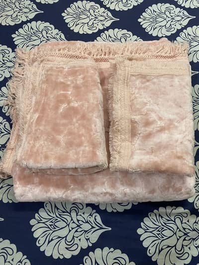 Plush mink velvet double bedsheet with two pillows