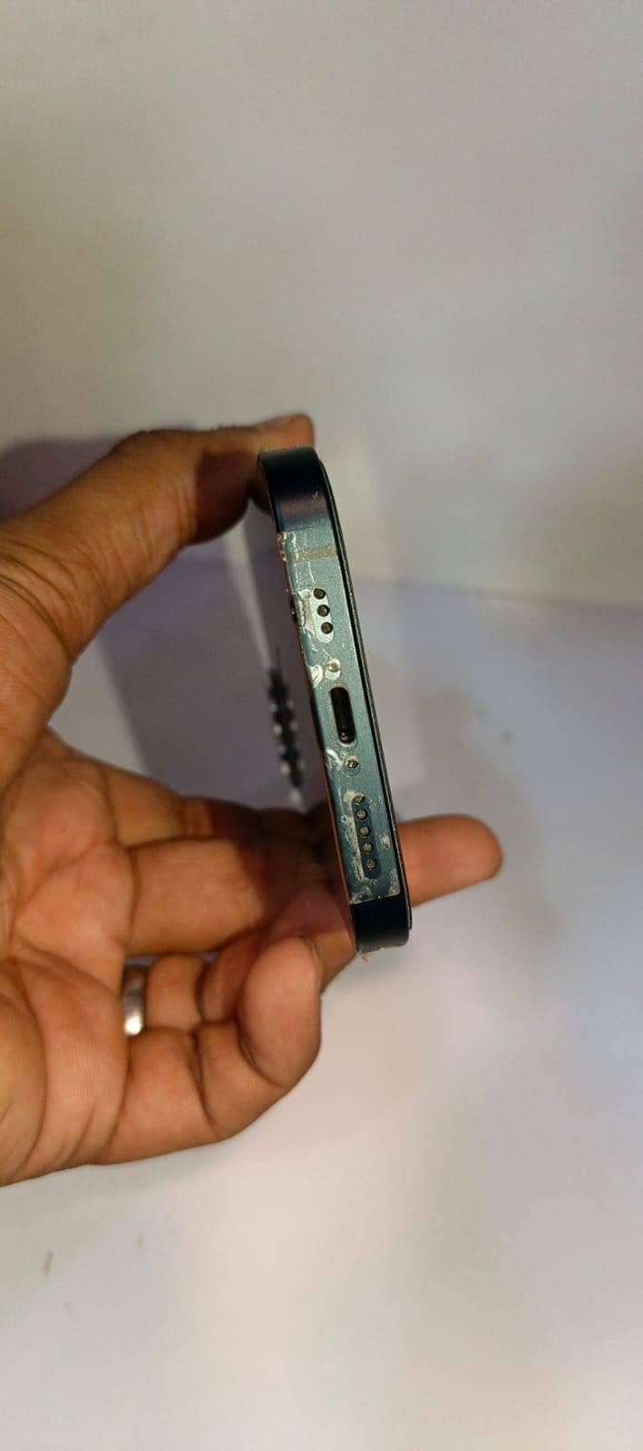 iPhone 13 4