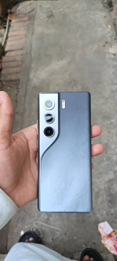 Tecno Camon 40 Pro – 8GB RAM / 256GB Storage – Like New