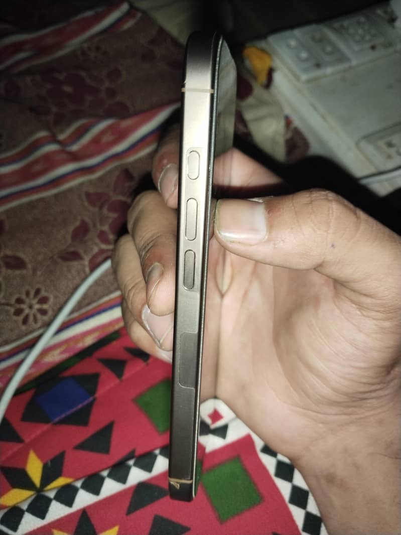 iPhone 16Pro JV 2