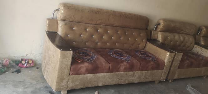 raad Wala sofa