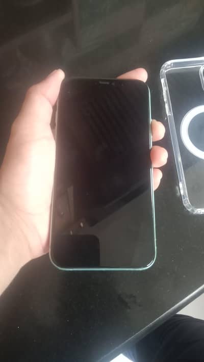 battery change ha or face id wali stap damige ha js ka sat hand spkr b