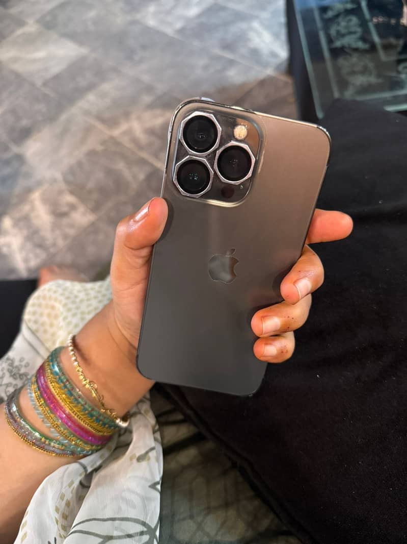 iPhone 13 Pro 4