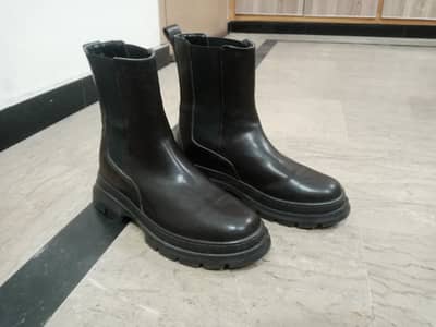 defector Chelsea boots made in Italy euro size 38 just like brand new