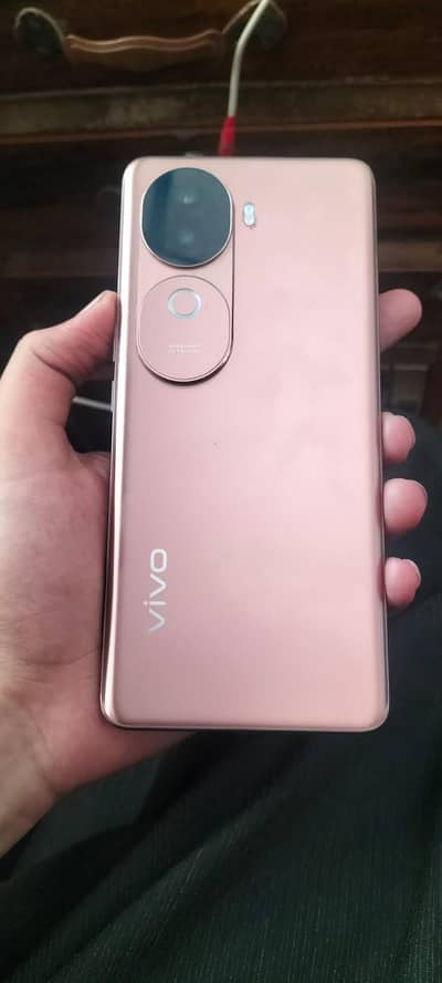 Vivo V40e Bilkul  new With 7 months warranty