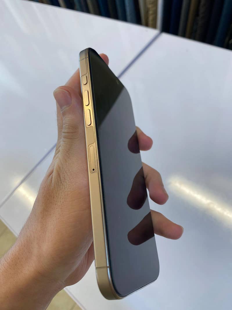 Iphone 16 Pro Max 3