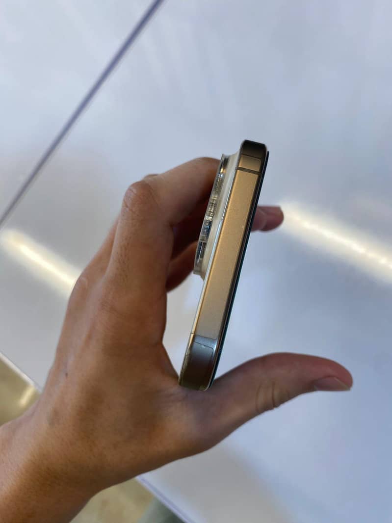 Iphone 16 Pro Max 5