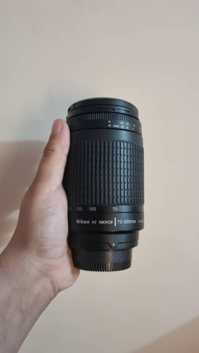 NIKON 70-300MM AF LENS